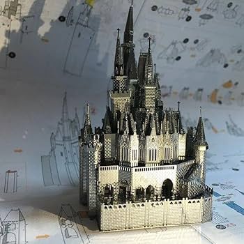 値下げ　ディズニー新品未開封☆3Dパズル お城　海外 Amazon.co.jp: 3D ディズニープリンセス - シンデレラ城 : おもちゃ